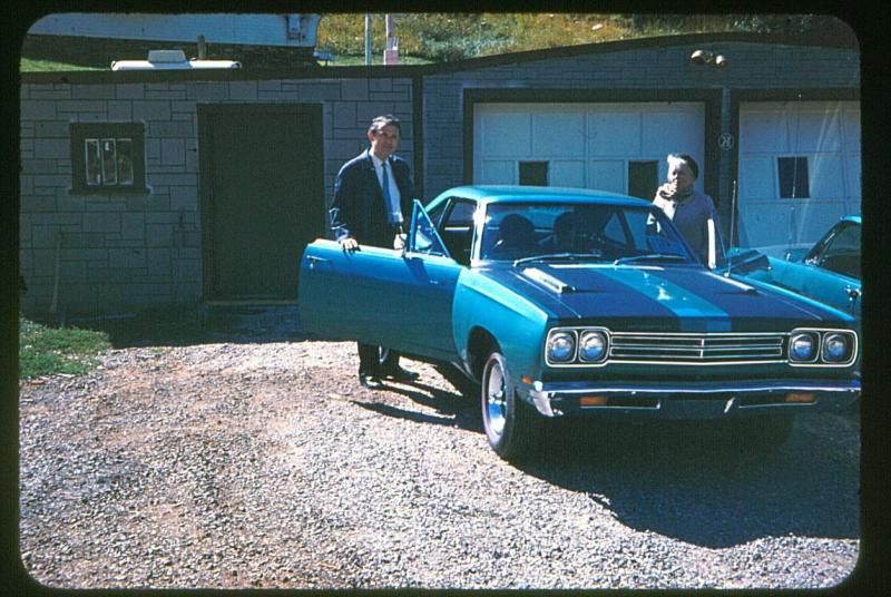 gal/Kryger Family Photos 1/moesje_with_the_car_oct._68.jpg